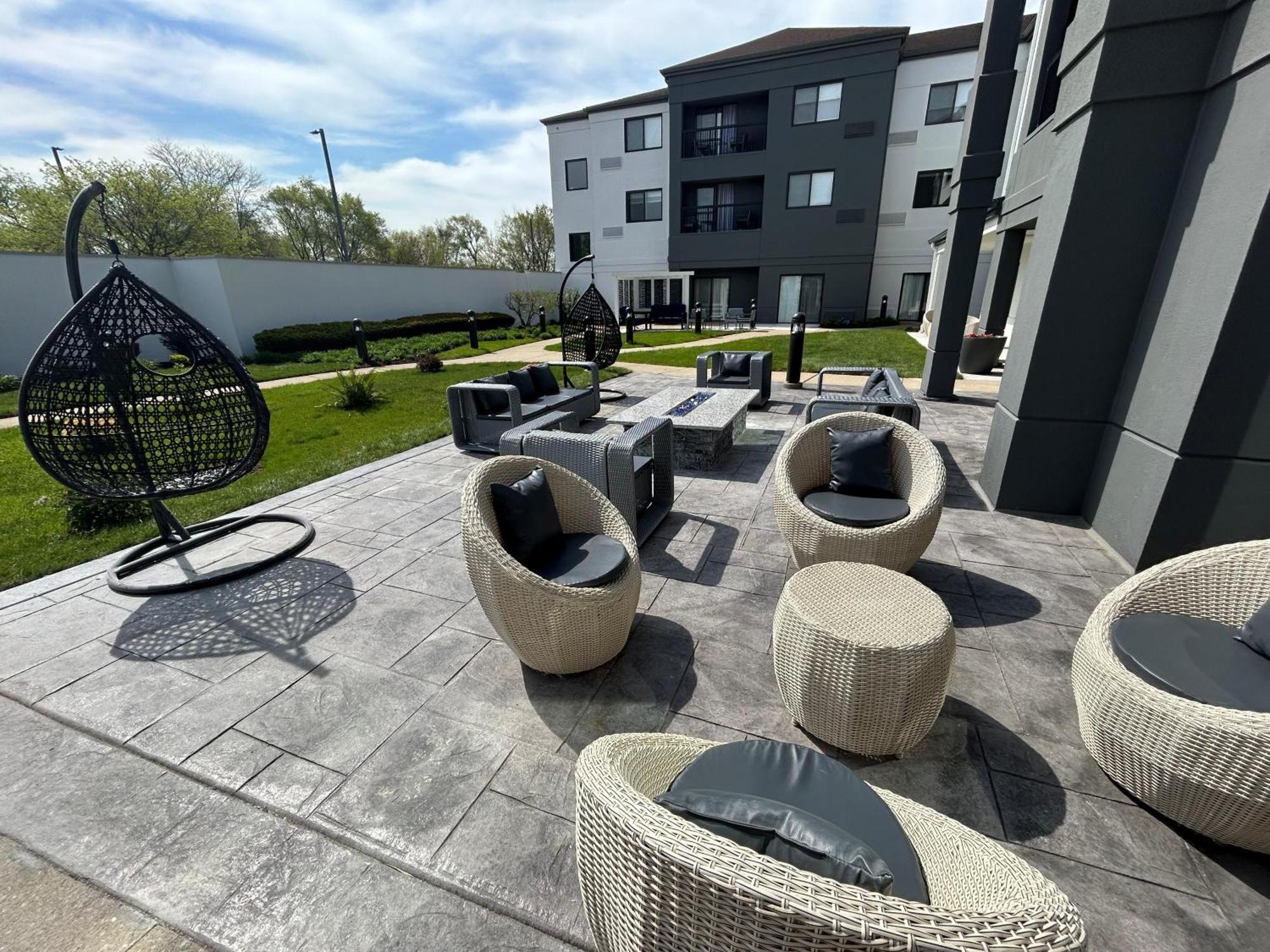 Best Western Plus Elgin - Chicago West Dundee Экстерьер фото