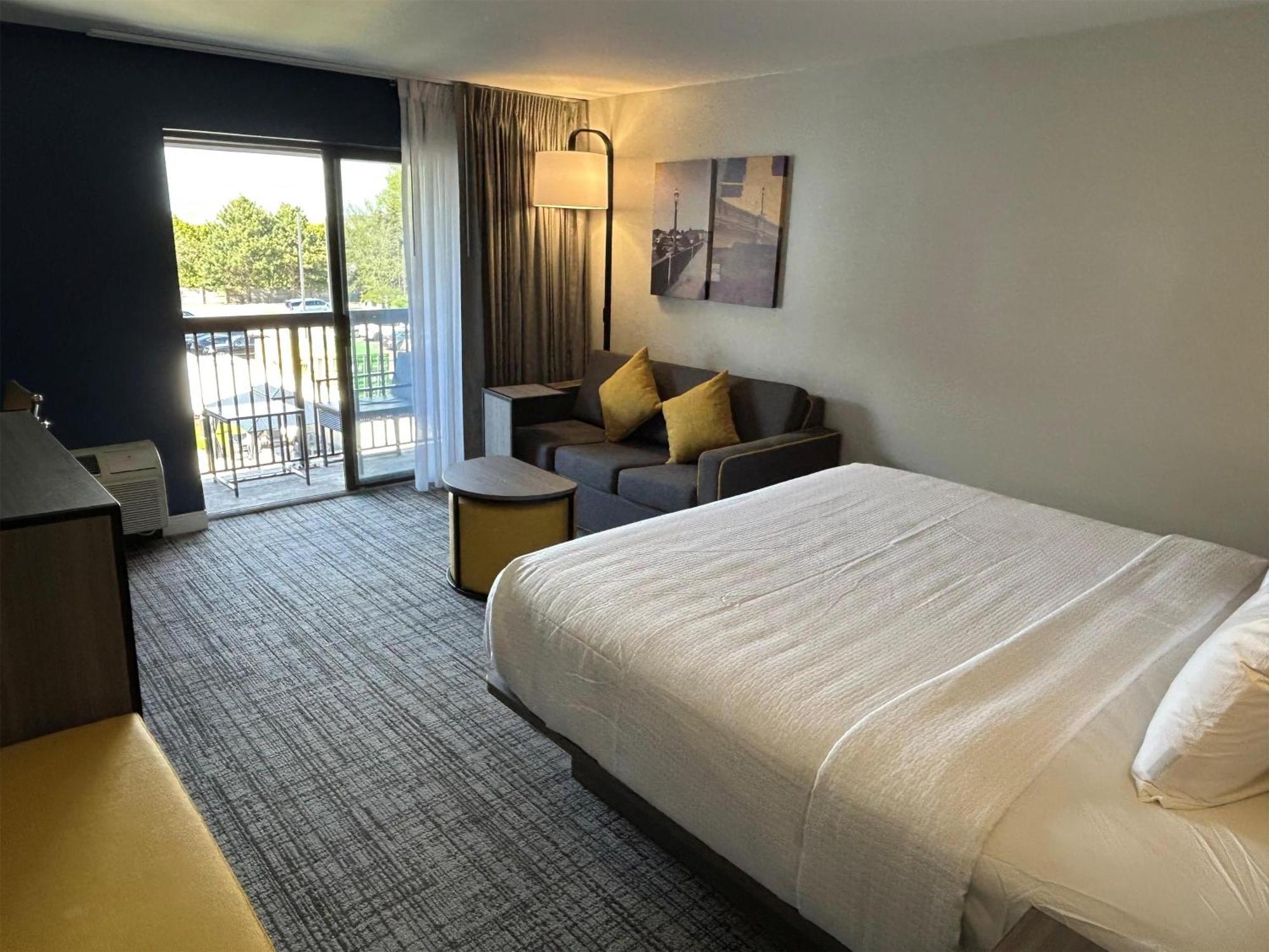 Best Western Plus Elgin - Chicago West Dundee Экстерьер фото