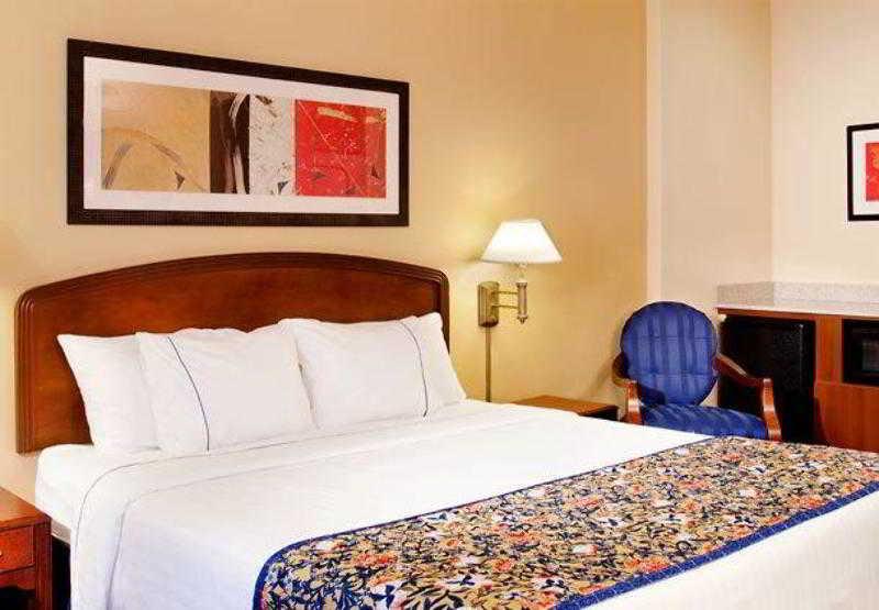 Best Western Plus Elgin - Chicago West Dundee Номер фото